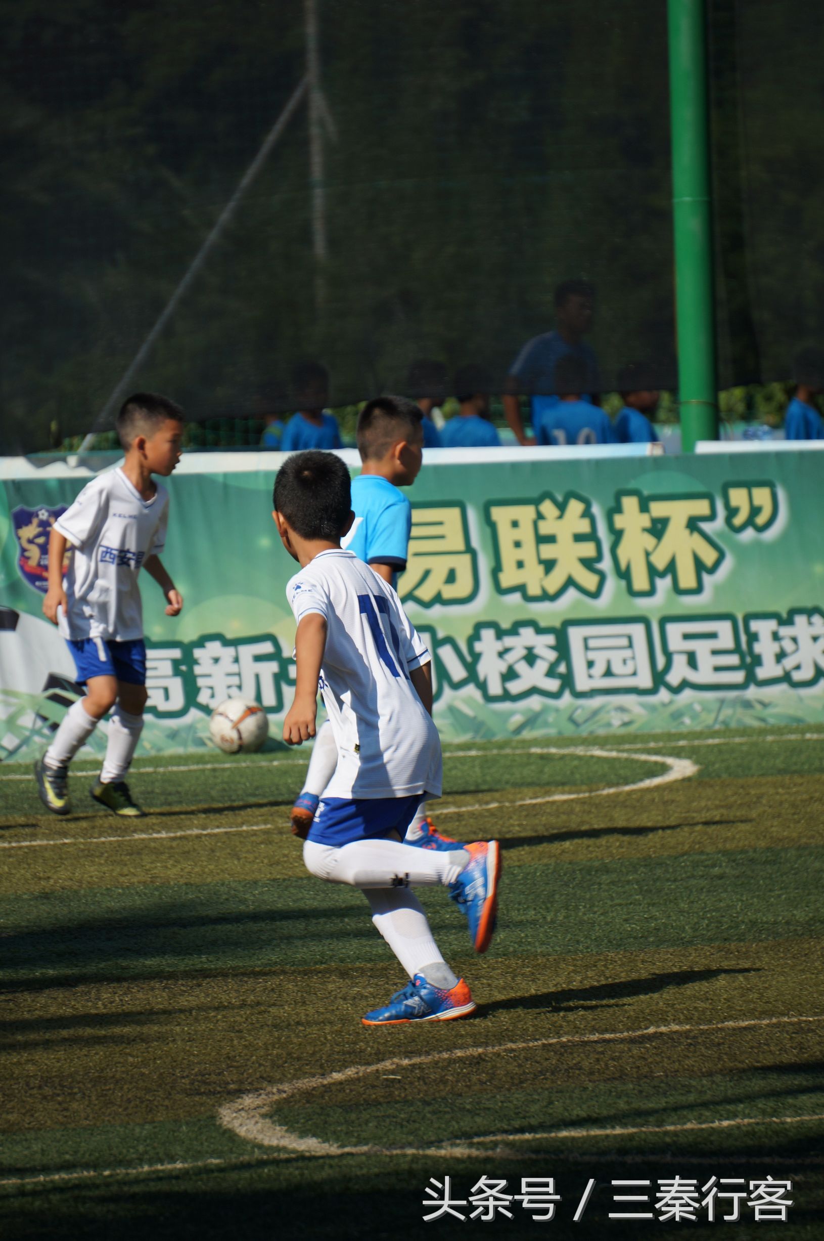 「魅力西安」少年冒酷暑练习足球乃足球发展之路