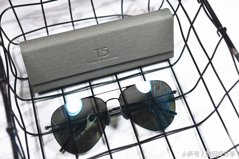 尼龙偏光镜片+不锈钢镜架+无边框设计，这款高品质太阳镜只卖229元，难怪雷军也喜欢！