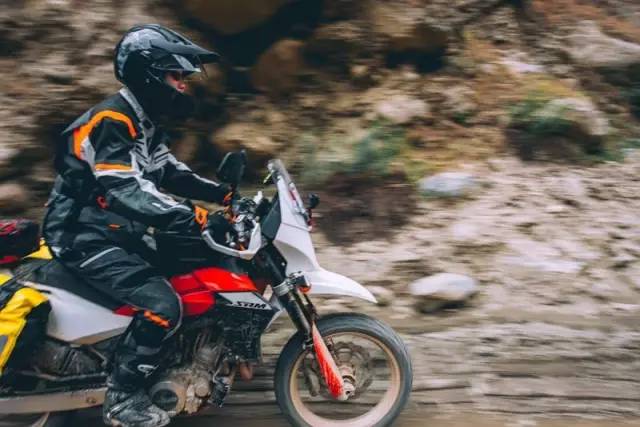 swm650进藏,swmsm650r滑胎摩托车