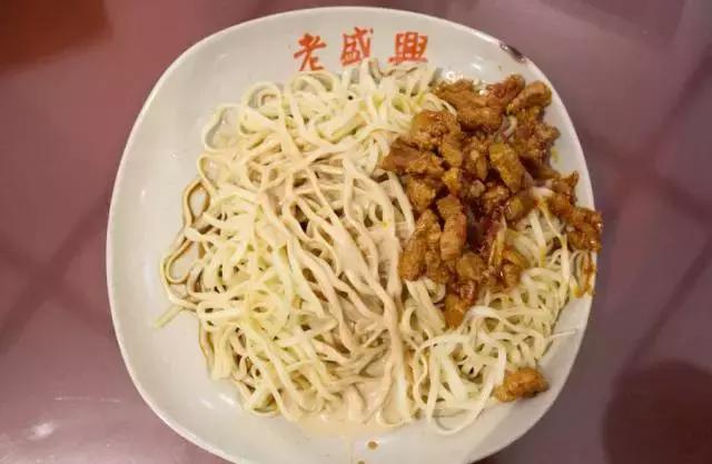 最好吃的冷面推荐,40度的天吃一碗麻辣烫