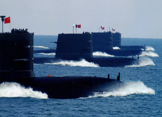 潜艇是如何获得氧气的？艇上的官兵要想呼吸新鲜空气是件极奢侈的事儿