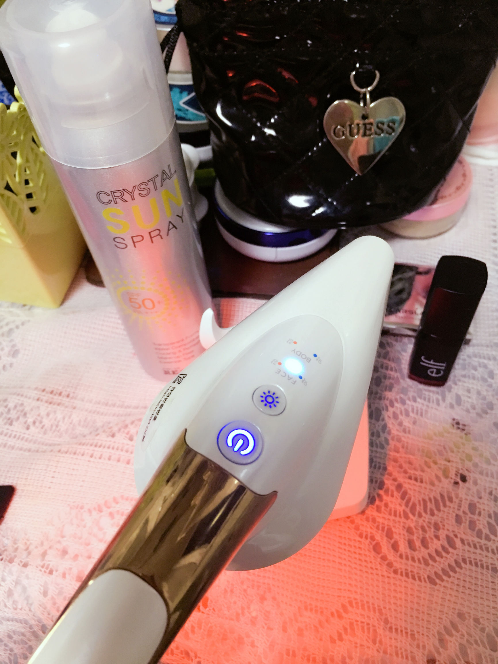 20岁美容仪测评,女大学生变形计