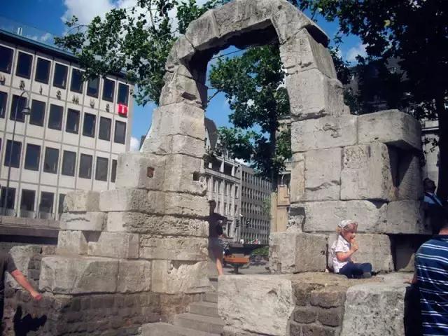 上帝视角俯瞰德国科隆大教堂,德国科隆大教堂效果图