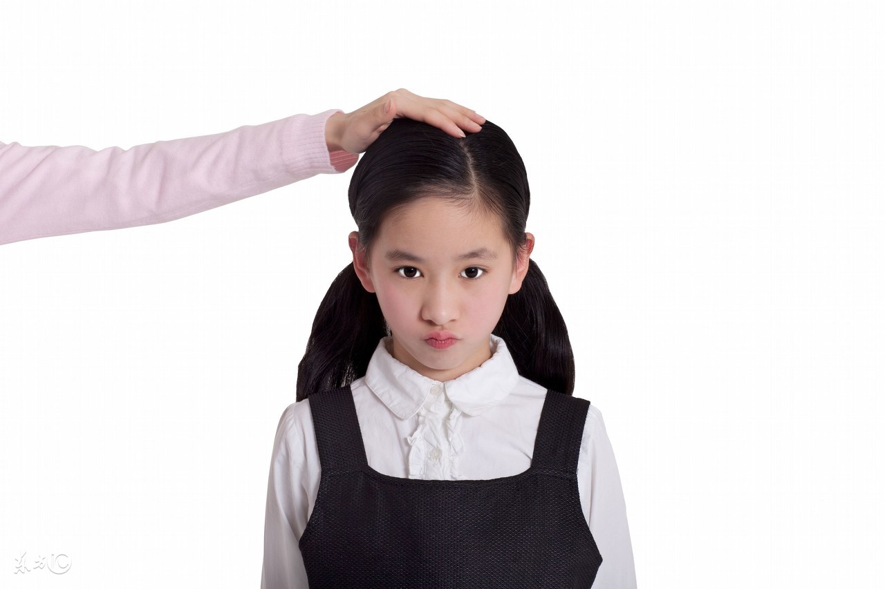 男孩胆小敏感的性格如何改变,少年男孩心理脆弱怎么引导