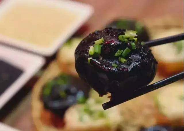 上海必吃生煎包,在南京吃蟹黄汤包视频