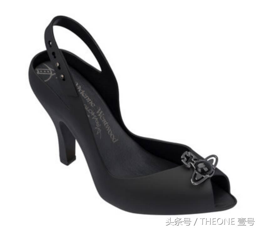 我掐指一算，你该买双雨鞋了