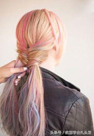 编发教程自己也可以扎鱼尾辫哦,编头发简单又好看鱼尾辫