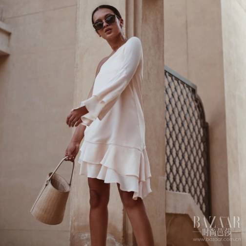 趁这6个小众品牌连衣裙还没烂大街,跟宋茜赵丽颖穿起来过夏天!
