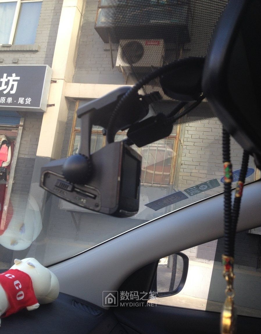 拆解趴趴狗隐藏式行车记录仪,行车记录仪拆解解析