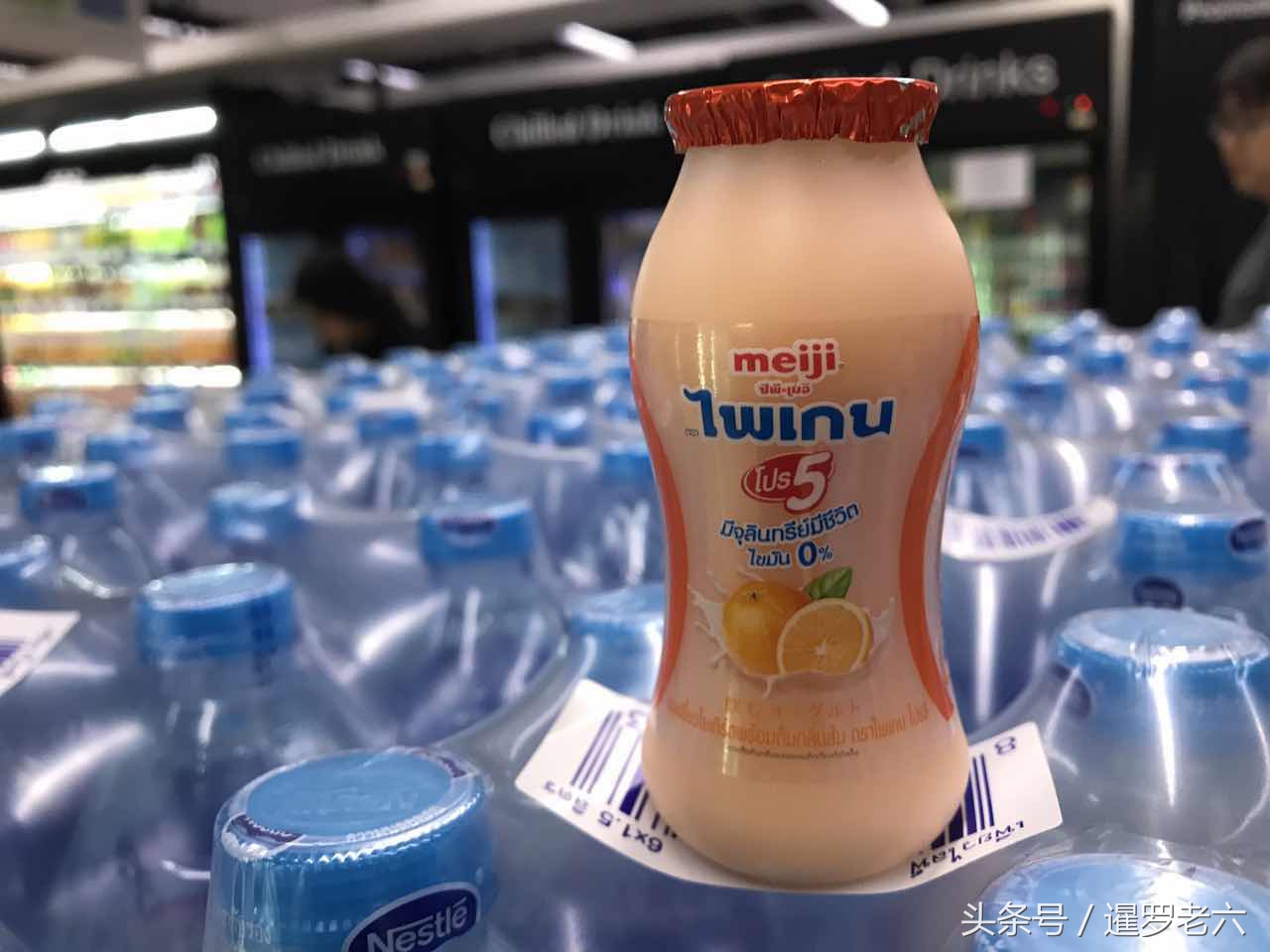 泰国的水果味乳酸菌，味道真不错！有点儿时“喜乐”的感觉！