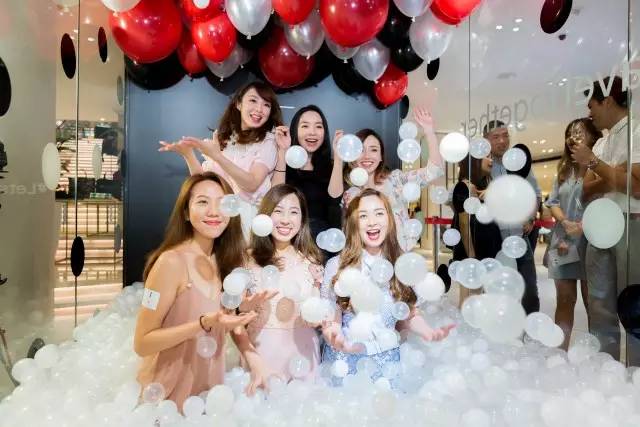 DFS时尚派对,国际造型师带你挑选秋季新品