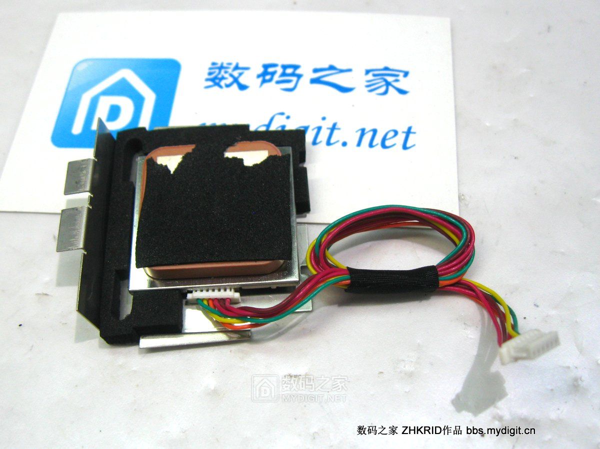 拆解趴趴狗隐藏式行车记录仪,行车记录仪拆解解析