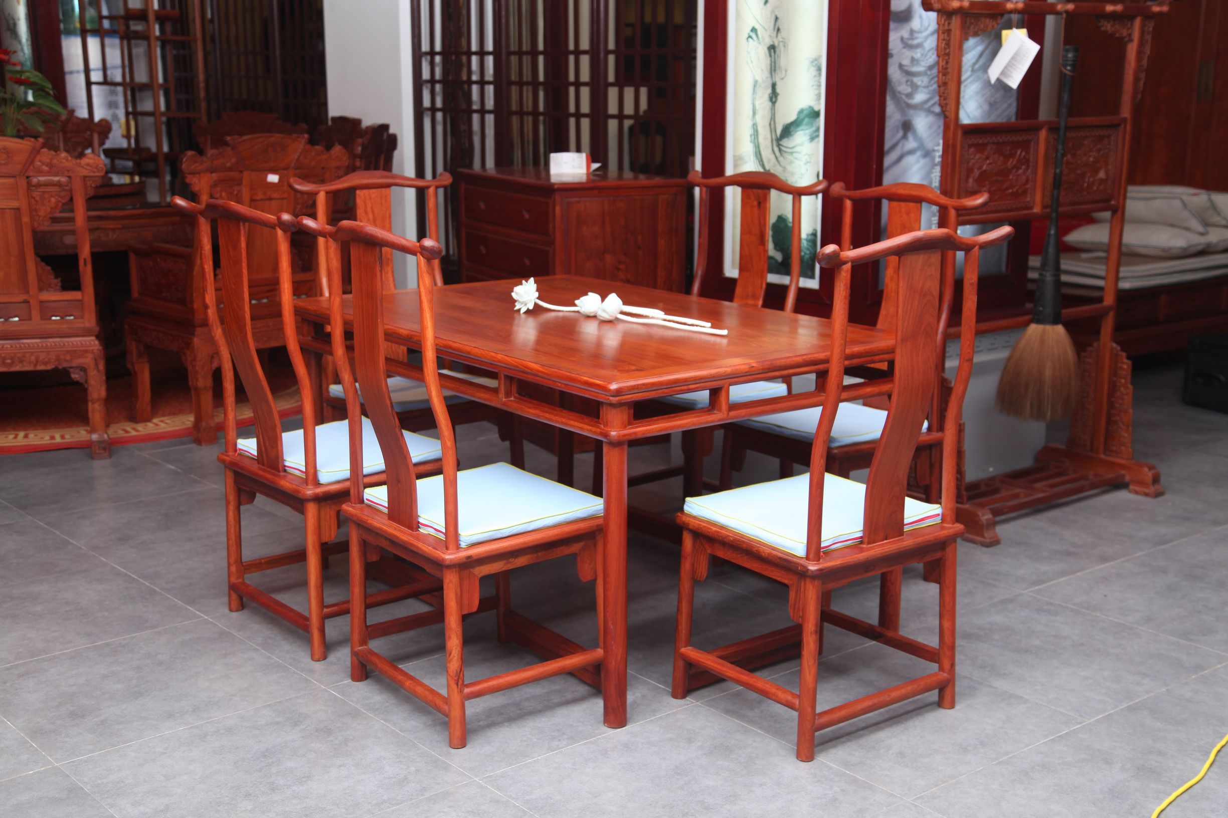 客厅红木沙发摆放的最佳尺寸,红木餐桌椅子尺寸多大