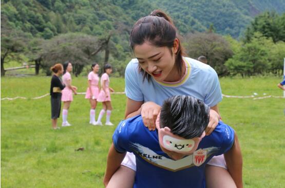 首次高原足球对决赛开战！重庆pk成都，争夺四姑娘的“荣耀王者”！