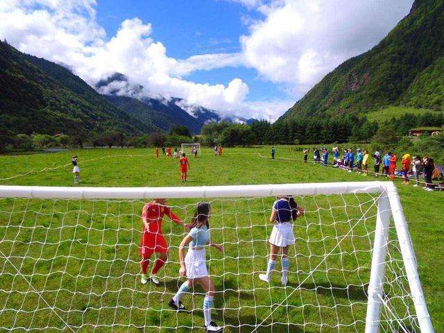 四姑娘山高山草甸,四姑娘山雪山草甸