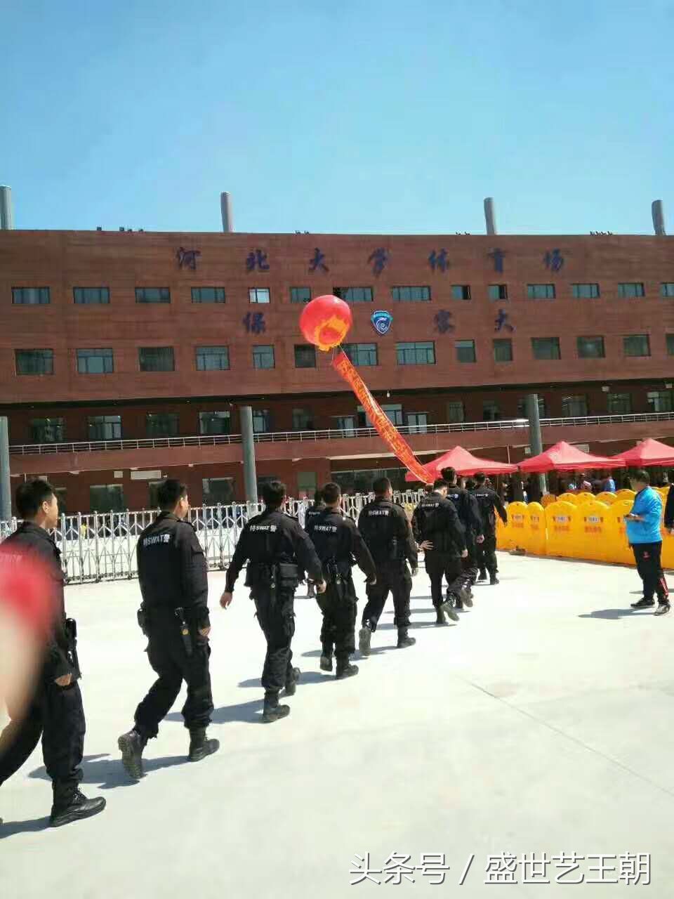 带你走进篮球馆,带你走进室内高尔夫