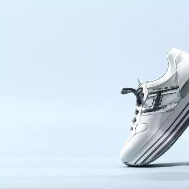 往下看，你脚上缺的就是这么一双运动鞋｜经典+潮流球鞋款式大盘点