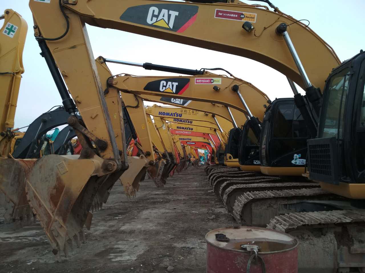 四川二手现代挖掘机报价,成都二手挖掘机推荐哪款好