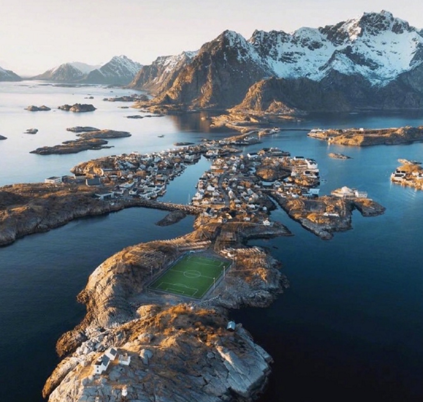 挪威的球场图片,挪威球场背景图