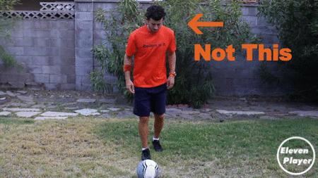 带球时怎么抬头看人,带球总是不抬头怎么办