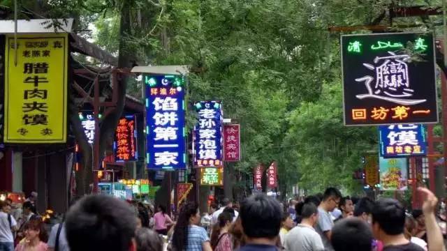 每个城市都有一个坑外地人的街吗,国内旅游防踩坑步行街