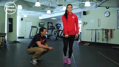 足球运动员保护膝盖的锻炼方法,足球训练如何保护膝盖