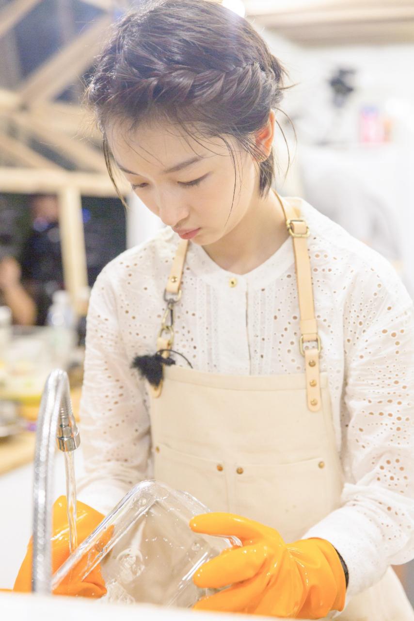 周冬雨侧编刘海发型,周冬雨早期同款发型八字韩式刘海