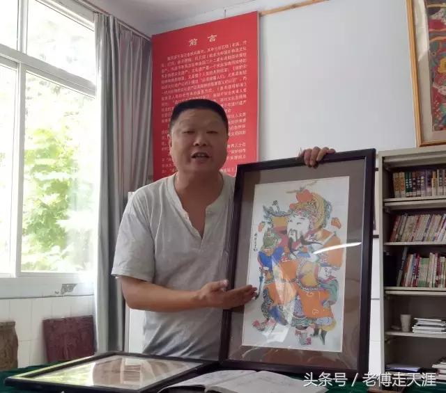 10名大一男女生，暑假在梁平用100元办了一件事~