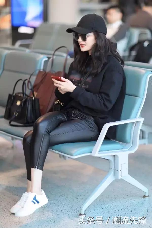 杨幂2021年春款小白鞋,杨幂一双最爱穿的国产鞋