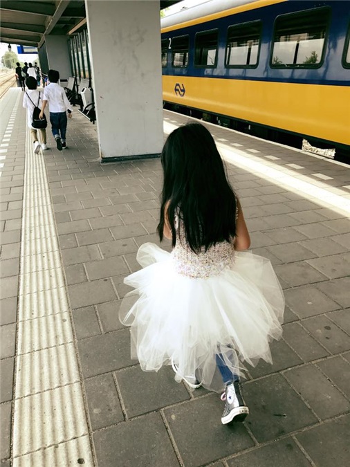 曹格一家人澳大利亚旅行,曹格夫妇照片