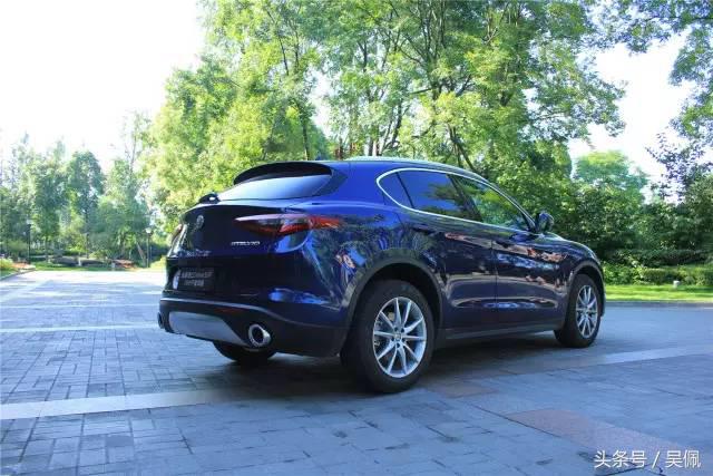 阿尔法罗密欧stelvio赛道版试驾,stelvio阿尔法罗密欧试驾