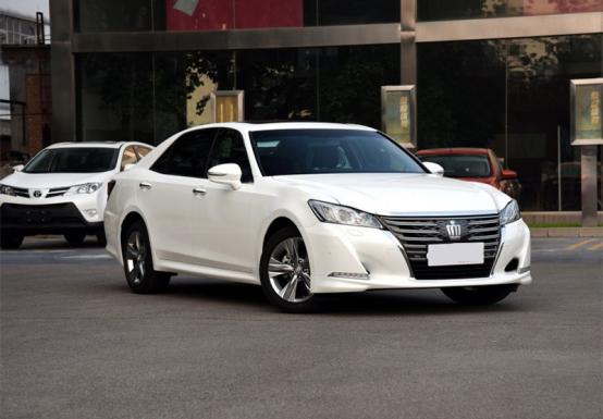 100万低调家用轿车,30万以内低调的轿车