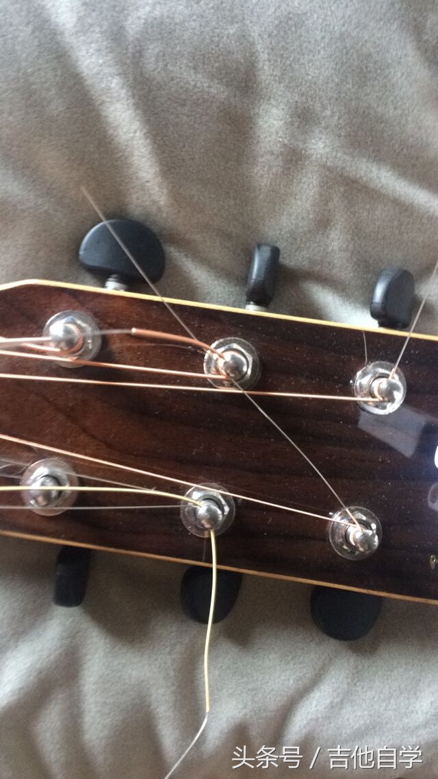 吉他换弦详细教程,马丁吉他换弦的正确方法