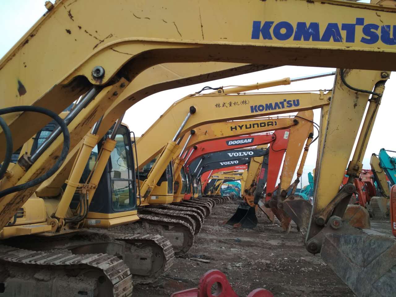 四川二手现代挖掘机报价,成都二手挖掘机推荐哪款好