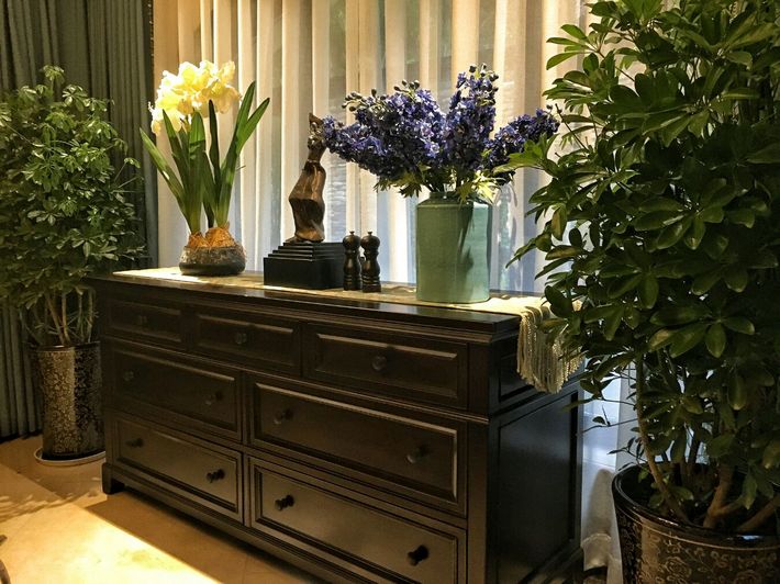 旋转楼梯别墅中空客厅新中式,旋转阳台沙发轻奢