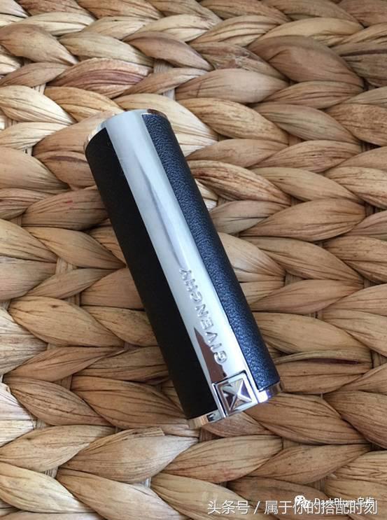 买唇膏保湿滋润补水,买唇膏不油正品