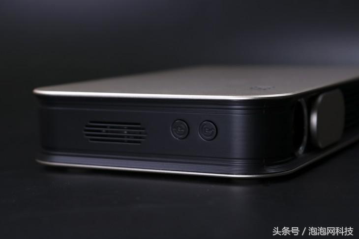 太爽了!把电影院搬回家看尚iCAN智能投影X1s使用体验