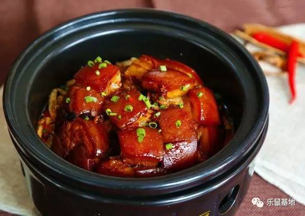 尽管经历了千百年,但你依然不能抵挡砂锅的醇香诱惑