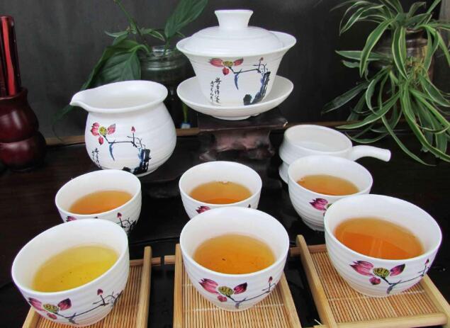 买一套瓷器茶具,买了一套汝窑茶具没有茶漏