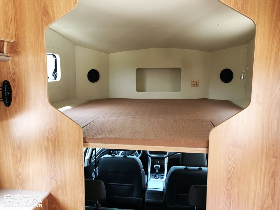 爱旅途大通t60四驱皮卡房车,新大通t60皮卡房车