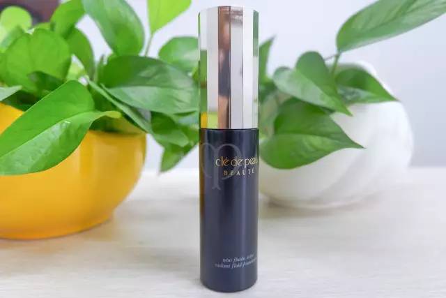 编辑部的选择｜4款网红粉底测评，不去专柜也能挑到适合你的那个