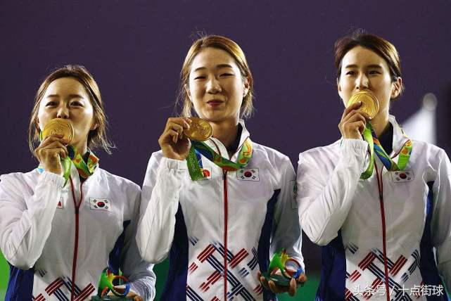 韩国世界冠军直播中竟称弓箭是他们发明的，而郭德纲这回答太解气