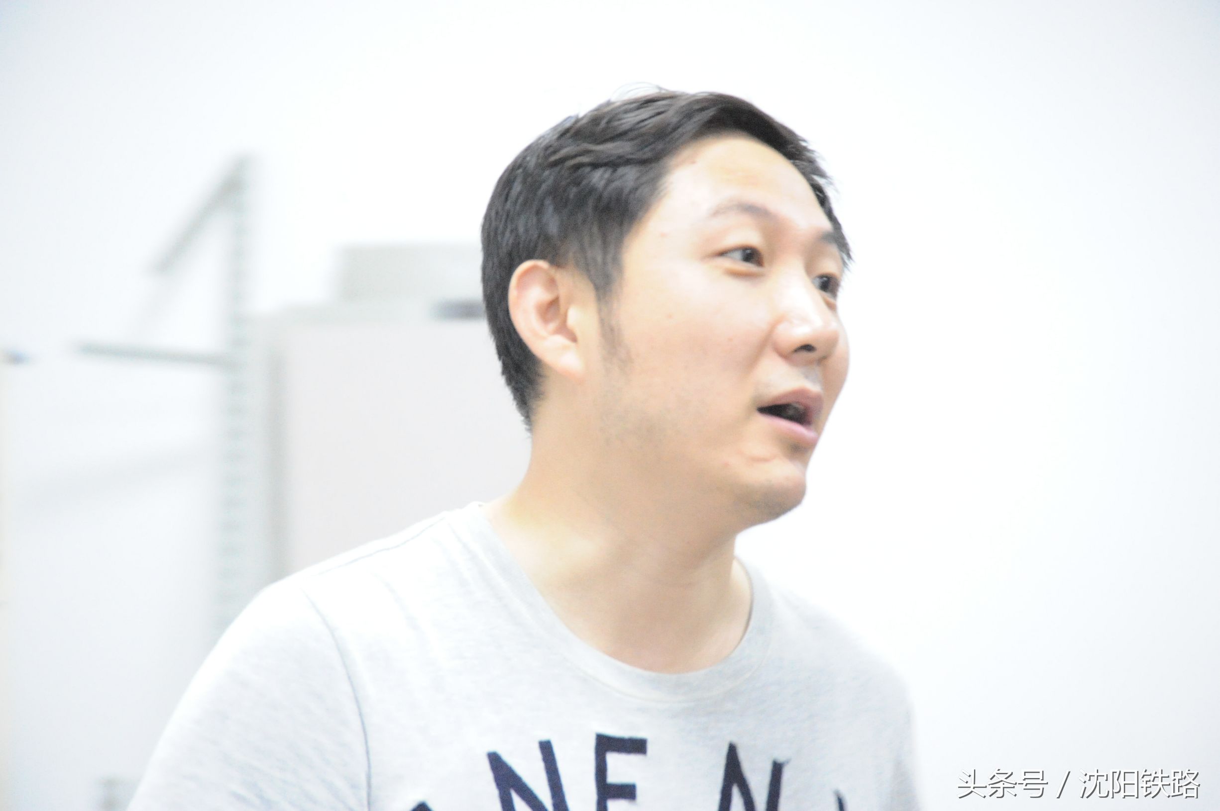 亲们在使用电话沟通联系的时候，是否知道为了铁路电话的畅通，有一伙人在机房里蛮拼滴！