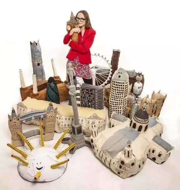 这家店9000件商品全是假货,人们却争相购买