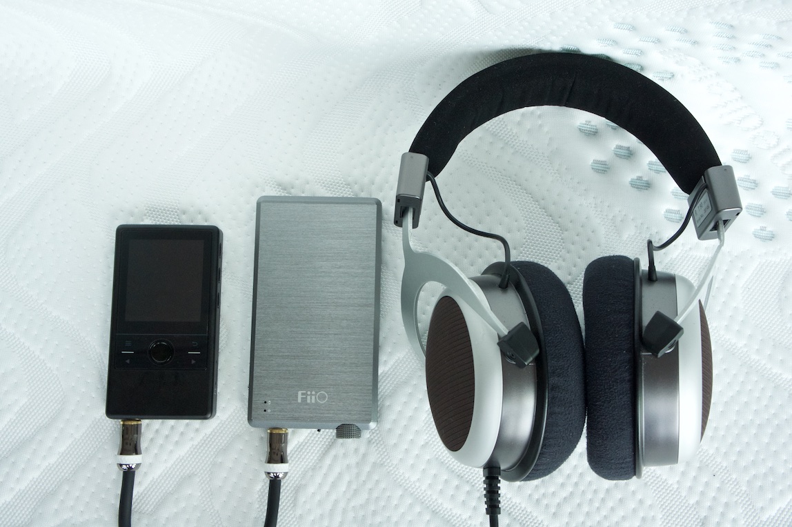 廉颇老矣！短评特斯拉1代拜亚动力T90头戴式耳机