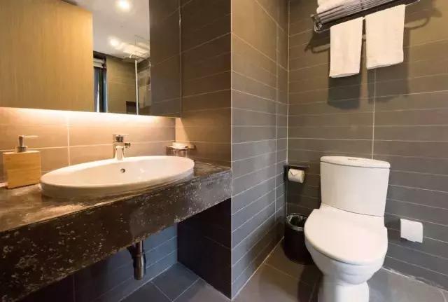 “麻麻,那是什么花?”“麻麻花呀!”