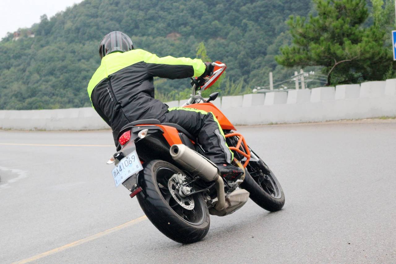 ktm200duke怎么样,ktm690街车试驾