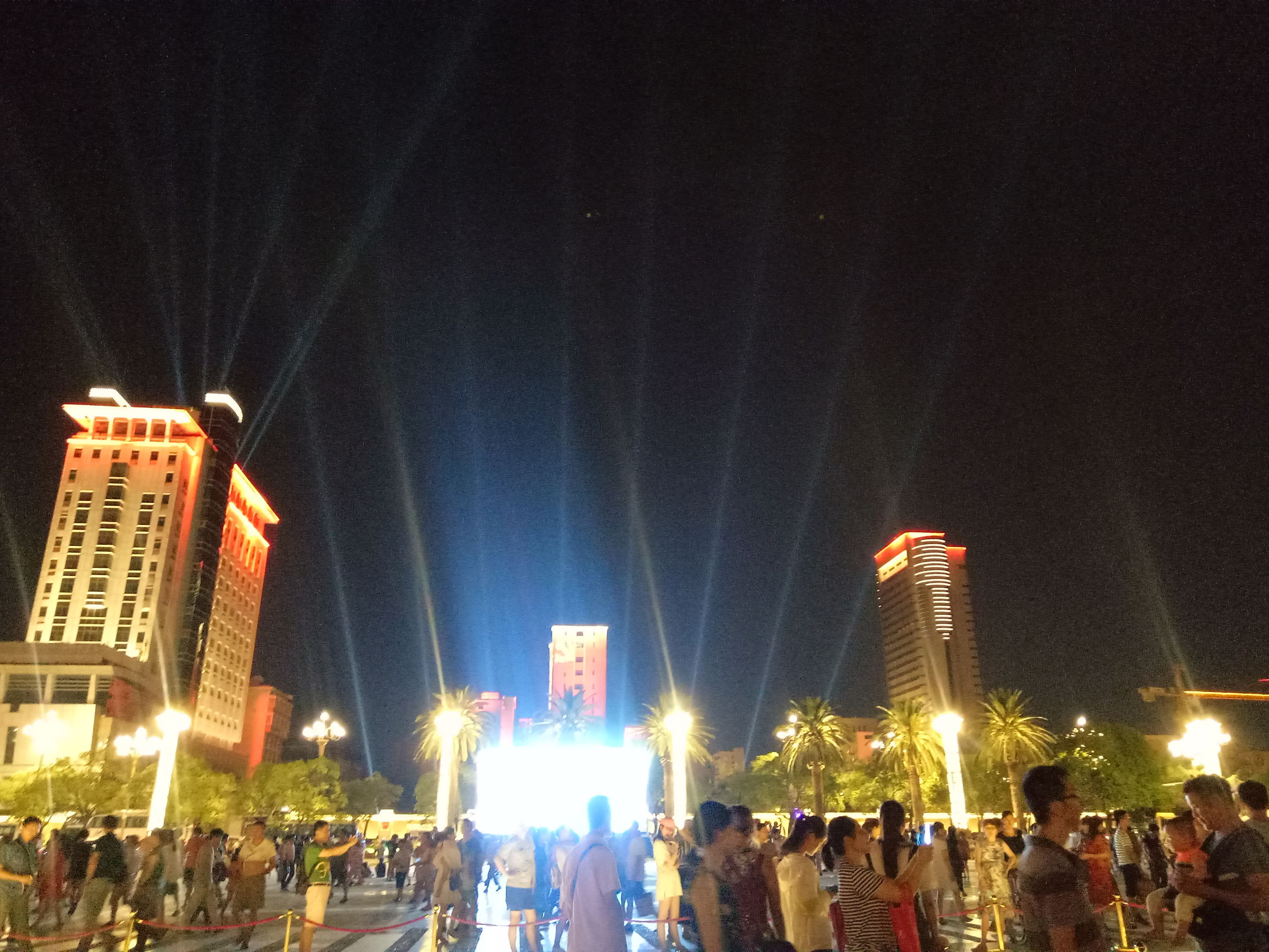 南昌八一广场改造花了多少钱,南昌市八一广场改造工程