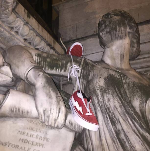 杨幂饰演的金小姐,杨幂vans