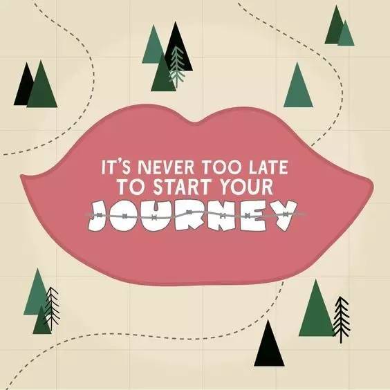 整牙戴的粉色的牙套,整牙给人带来的变化